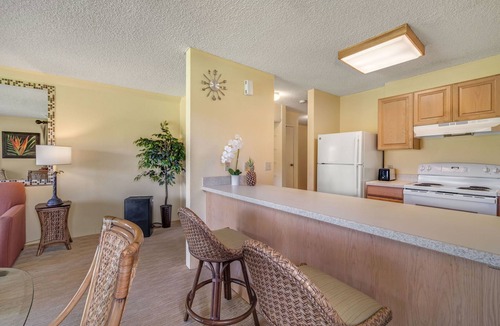 Kapaa Condo | Pono Kai J107 Beachfront Resort AC! Steps to Beach & Pool