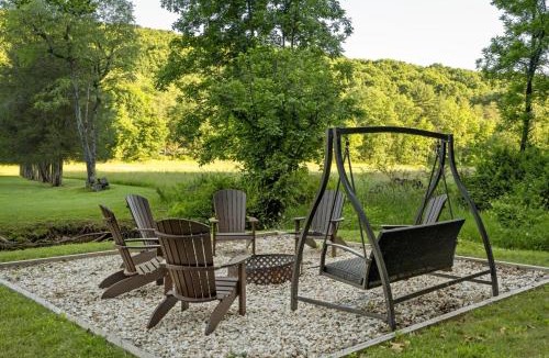 Cumbola House | Pool | Hot Tub | 3 Min to Lake | Pets Allowed