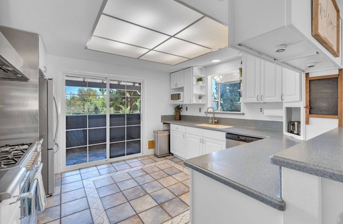 Vista House | Pool, hot tub, fire pit, and more! Aqua La Vista