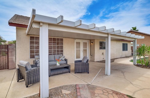 Sunrise Manor House | Poolside Chills, Hiking Thrills! Las Vegas Retreat