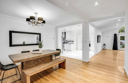 Valley Village House | Prime center location house w/pool 7 mins to Universal Studios