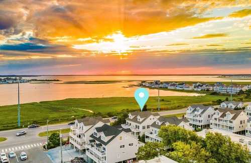 Bethany Beach House | Private beach with Beautiful Sunsets-Kids Bedroom & Entertainment room