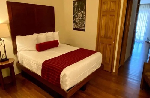 Avon Hotel | Private Bedroom in Shared Unit - Beaver Creek - 3/21 to 3/28/25
