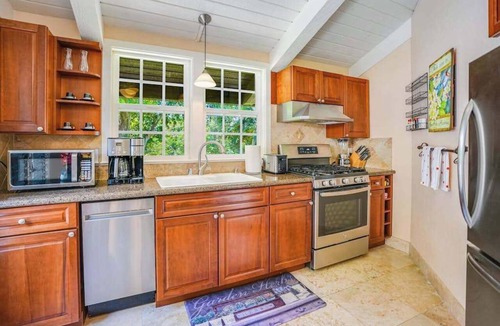 Princeville House | Private Free-Standing Princeville Cottage in a Quiet Setting