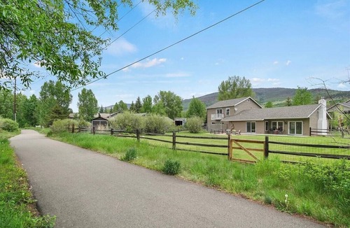 Willow Grove House | Private Home on the Blue River in Silverthorne