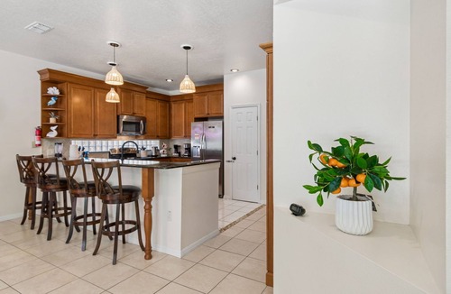 Sunset Lakes House | Private Pool + FREE Heat - 10 Min to Disney -Quiet Gated Retreat