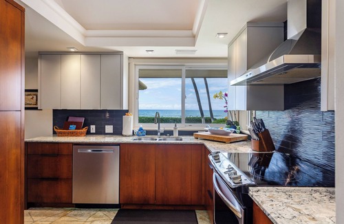 Kamuela House | Puako Beach Luxury Oceanfront Home- 3 Guest Suites