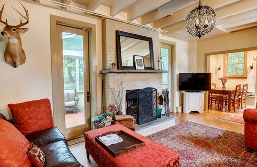 Eagles Mere Cottage | Quaint two bedroom cottage in the heart of Eagles Mere. Sleeps four guests.