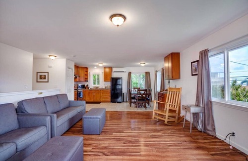 Hauula House | Quiet Hauula townhome with ocean and mountain views.