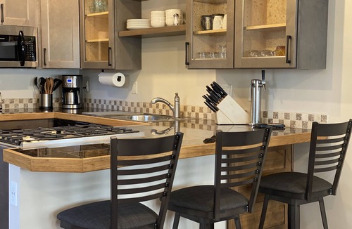 Old Town House | Quiet Old Town Retreat/Pet Friendly 2 King Suites/Beer Tap/EV/AC
