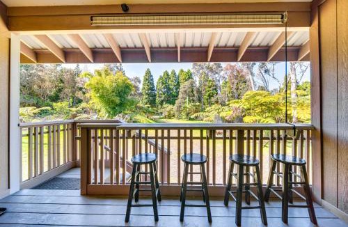 Volcano House | Rainforest Retreat w/Hot Tub: Mins to Nat'l Park!
