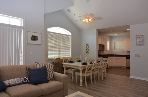 Rehoboth Beach Condo | Rehoboth Beach Condo Elevator Pool Parking Clean