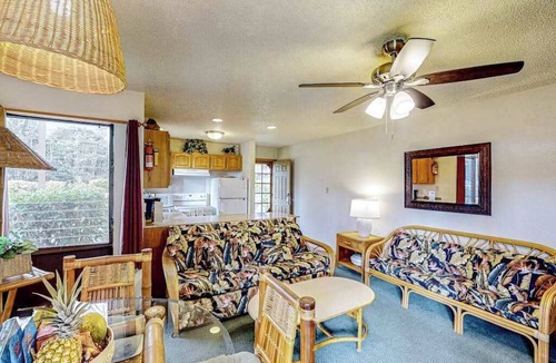 Nawiliwili Condo | Relax at a Tropical Hideaway with Beach Access, Pool & Tennis