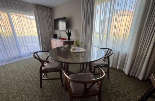 Kapaa House | Relaxing Ocean View Condo Pono Kai Resort E102