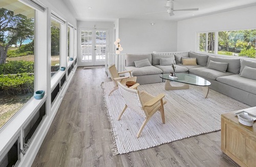 Waimanalo Beach House | Remodeled Beachfront Home w/Ocean views covered Lanai & AC - 15 min from Kailua