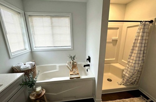 New Castle House | Renovated 3BR — King Suite, Laundry, Parking