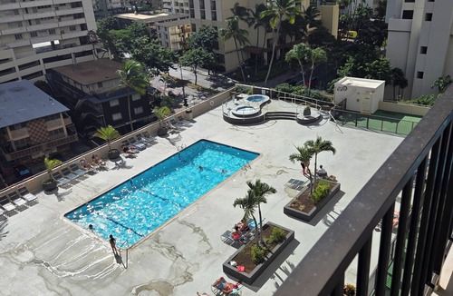 Waikiki Condo | Renovated boutique 1-bedroom condo in Waikiki! New Pool, Tennis AC, Free Parking