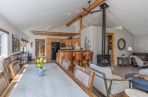 Mancos House | Renovated Cabin on 300 Acres - 20 Minutes to Durango