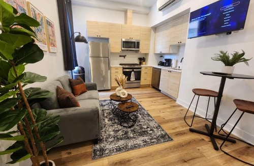 Center City West Apartment | Renovated Jr 1BR - Center City - Sleeps 4 - 2 Beds