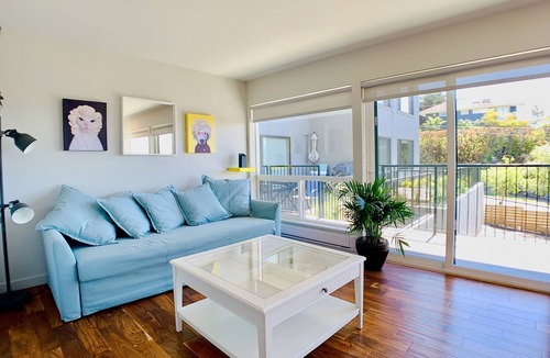 West Queen Anne Apartment | Retro meets Modern