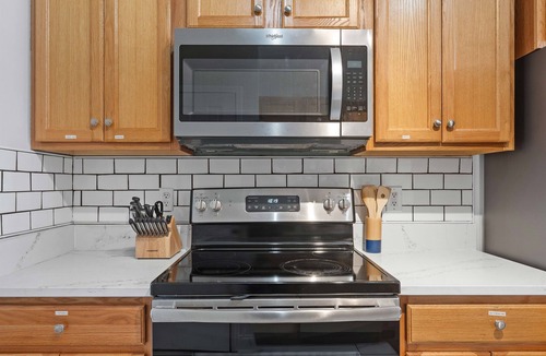 Mount Berry House | Rocky 2, Newer, 3 BR 2 Bath, Pool, Hot Tub, Tennis Center