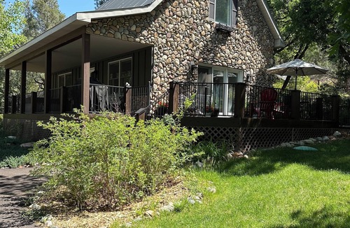 Durango House | Romantic Cottage on Private Acreage 5 min. to Downtown- Incredible Views