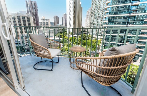 McCully - Moiliili Condo | Royal Aloha by Tropical Escapes Realty