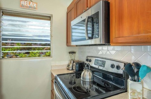 Kihei Condo | Royal Mauian #307: Beachfront Bliss with Stunning Views & Resort Amenities