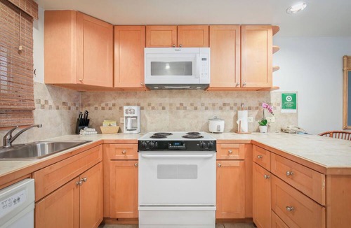 Kailua-Kona Condo | Royal Sea Cliff Kona Garden View 1 Bedroom
