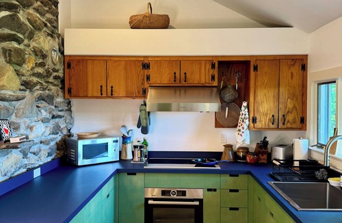 Shelburne House | Rustic Beauty: 2-bedroom house in serene Shelburne Falls