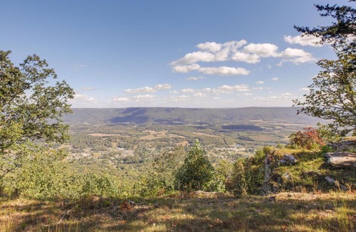Lupton City House | Rustic Whitwell Home w/Grill, Near State Parks!