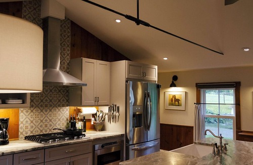 Springfield House | Savor the quiet beauty of Vermont!