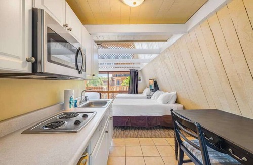 Kaunakakai Apartment | Settle Into a Molokai Oceanfront Resort Studio with Pool & WiFi