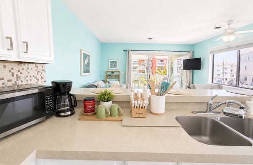 North Carolina Coast Condo | 🏖️ Shoreline Hideaway . Pool . Steps to Beach . Sleeps 4