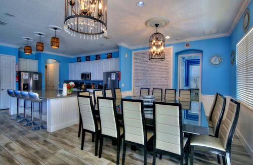 Loughman House | SIDE BY SIDE America & Music Bowling Villas, 28 en suites, 1 GB wifi, sleep 80