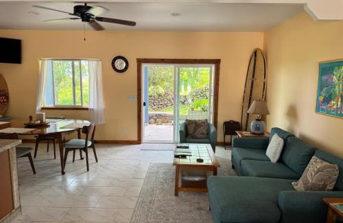 Kealakekua House | Silver Dollar Tree