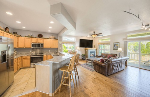 Silverthorne Villa | Silverthorne 4 - Four Bedroom Villa, Sleeps 10