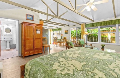 Lanikai Apartment | Since 1985 Legal Lanikai Garden Studio AC, across the street from Lanikai Beach!