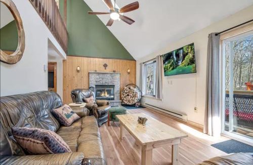 Briar Crest Woods House | Ski, Unwind, Play Near Big Boulder, Game Room