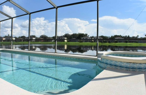 Sunset Lakes House | South Facing, prime lake front home, 10 minutes from Walt Disney World® Resort!