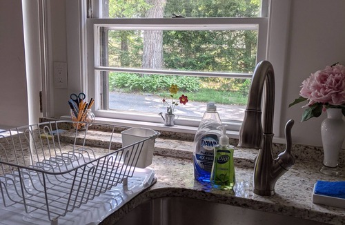 Lexington Apartment | Spacious 1-bedroom apartment in Lexington MA, surrounded by nature trails