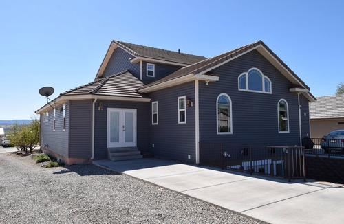 Toquerville House | Spacious and Beautiful Private Room located only 30 minutes from Zion!