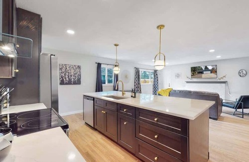 Southeast House | Spacious Family Retreat in Denver