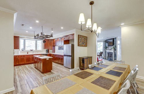 Marshall House | Spacious Group Retreat w/Game Room in Marshall!