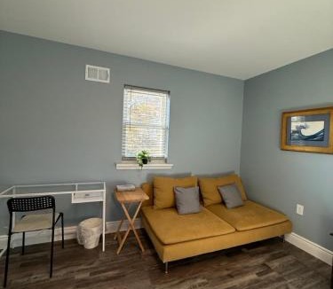 Wynnefield House | Spacious private room in a new house with private bathroom close to center city
