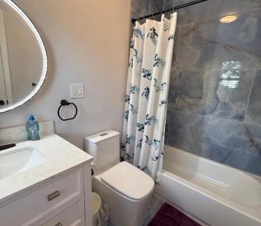 Wynnefield House | Spacious private room in a new house with private bathroom close to center city