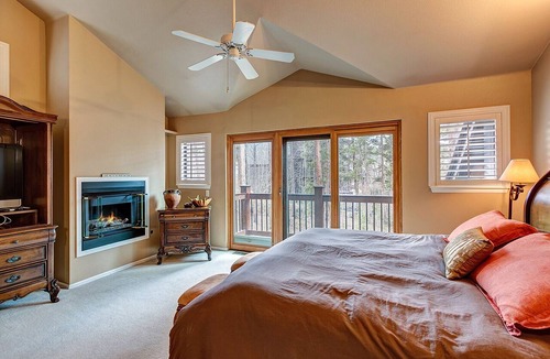Warrior's Mark House | Spacious townhome, walk to downtown, private hot tub!