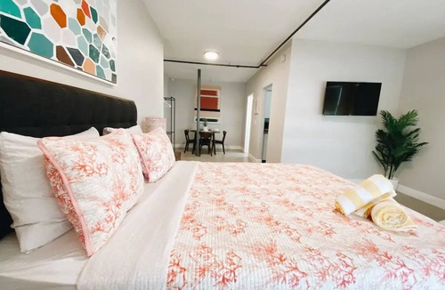 South Beach Hotel | Spacious Unit | Free Beach Chairs | Near Ocean