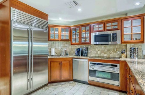 Wailua Condo | Splash at an Oceanfront Resort Condo with Water Slide & Spas