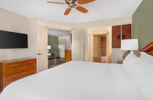 Northeast Santa Fe Hotel | Stay in Santa Fe: Historic Plaza, Art, Museums & Botanical Garden Nearby